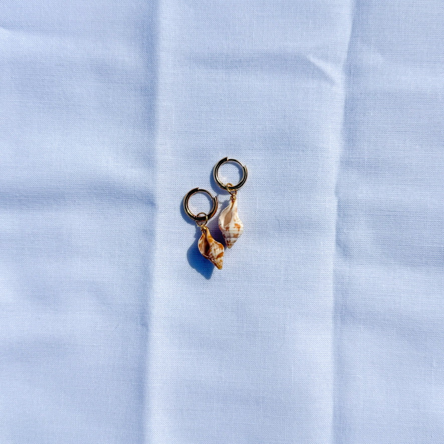 TULIP HUGGIE HOOPS