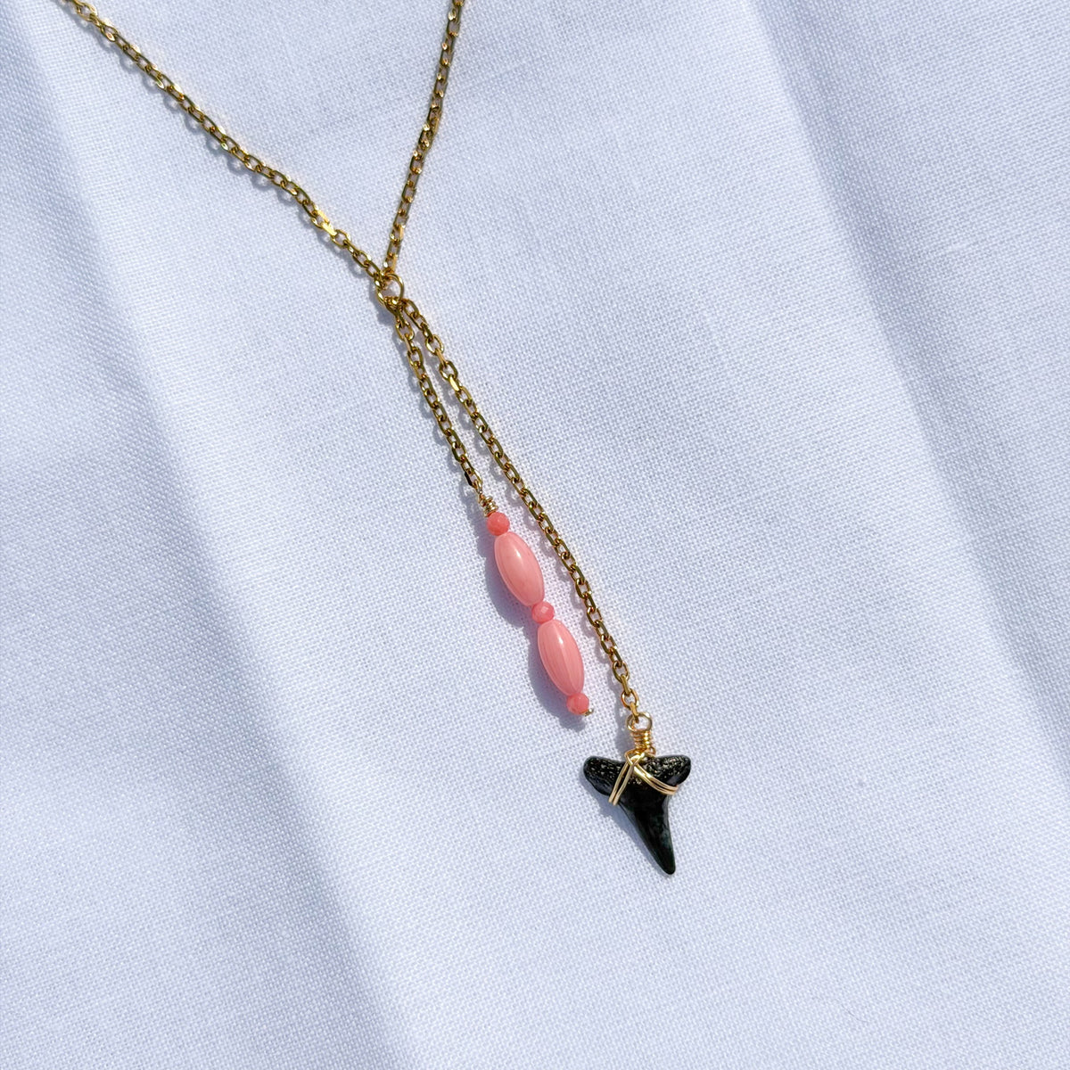CORAL CRUSH LARIAT NECKLACE