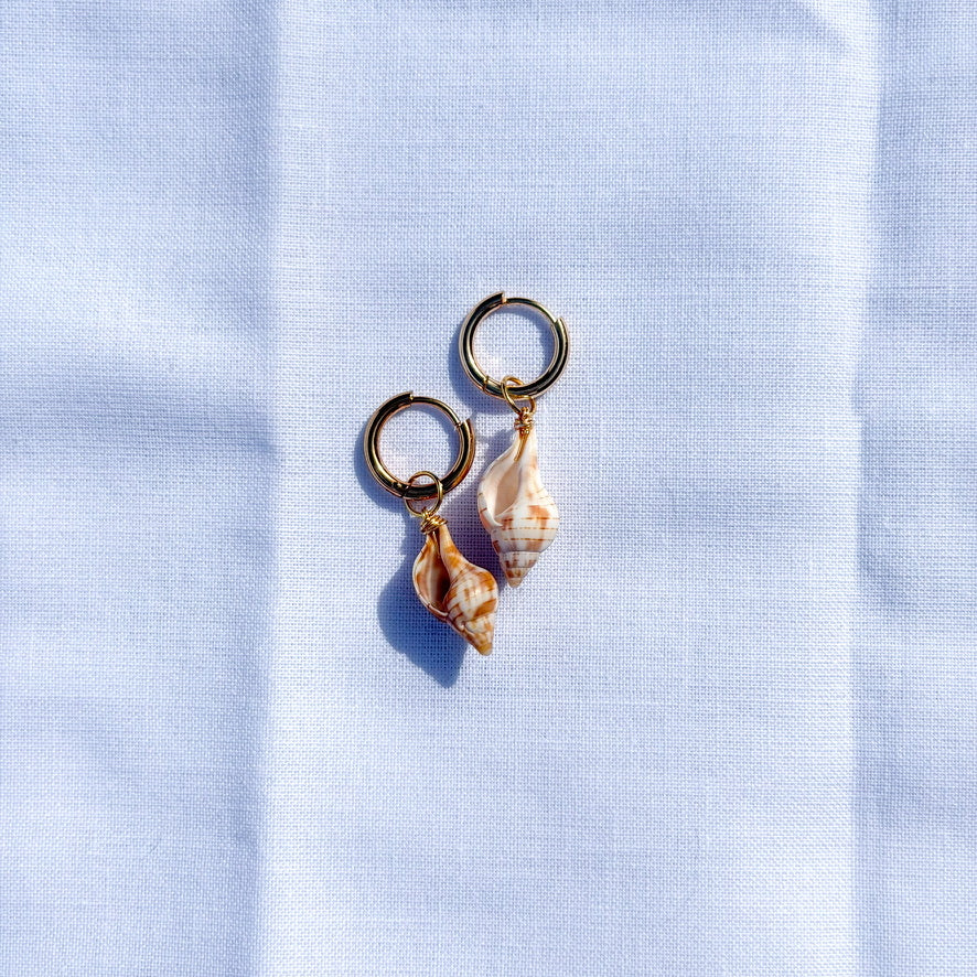 TULIP HUGGIE HOOPS