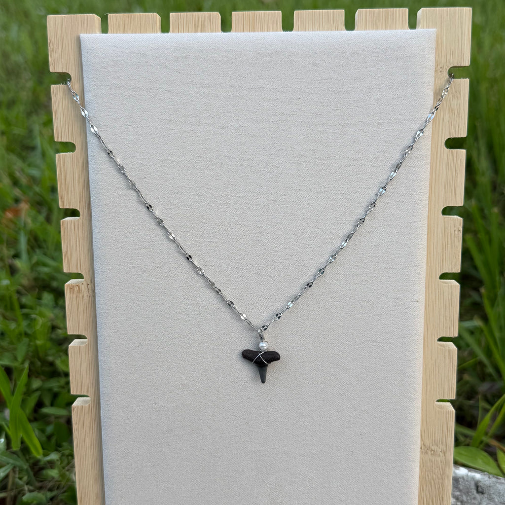 WAVE CHASER NECKLACE