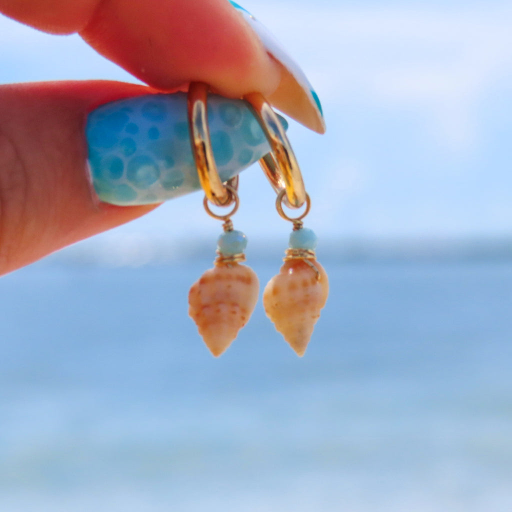 NUTMEG HUGGIE HOOPS