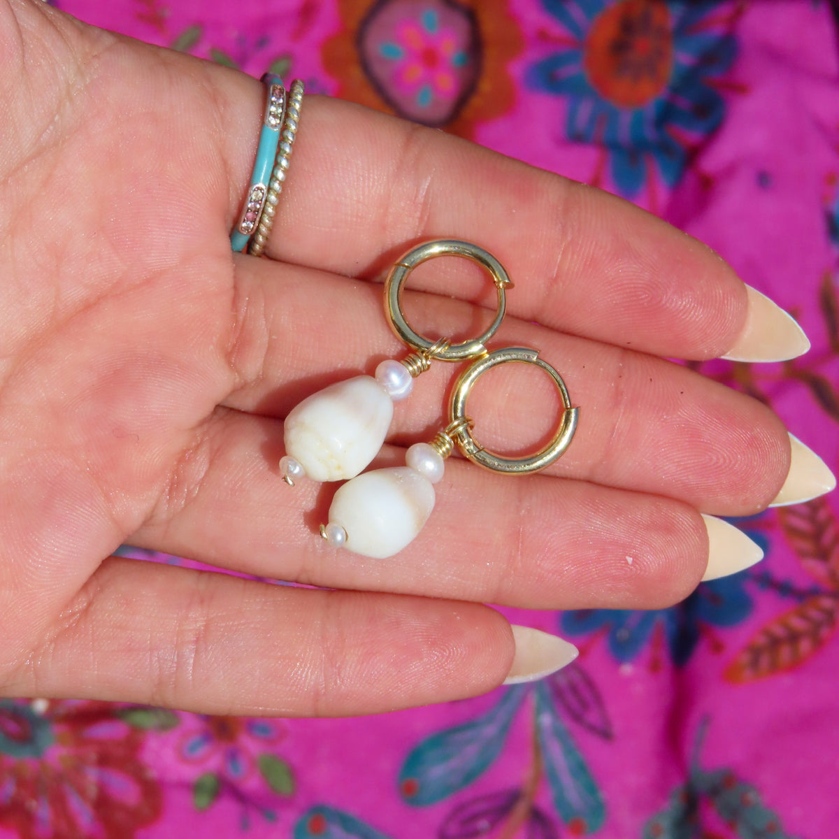 VACAY HUGGIE HOOPS