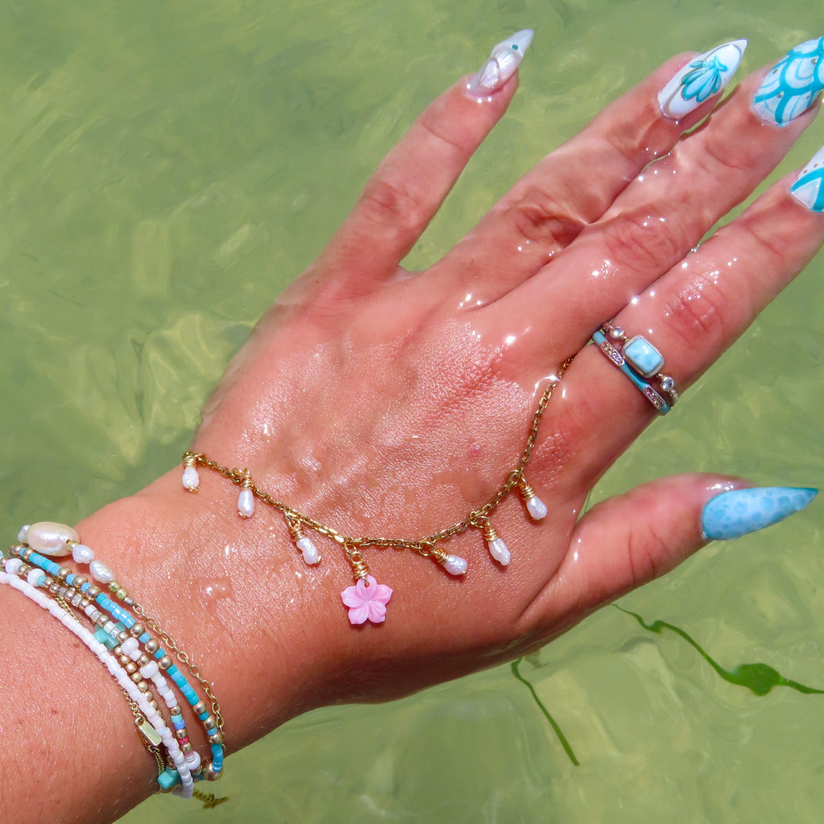 HIBISCUS CHARM NECKLACE