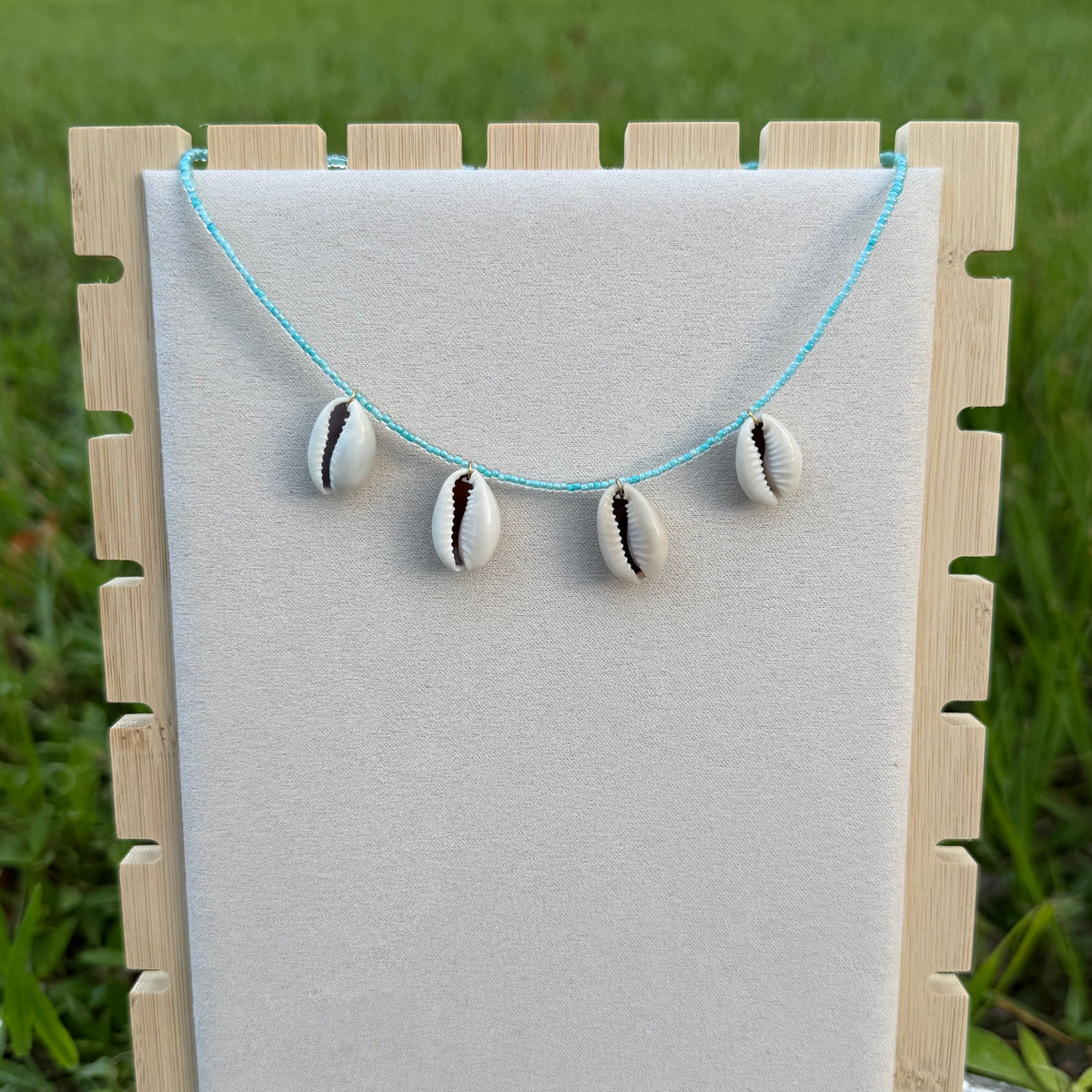 ISLAND GIRL CHOKER NECKLACE