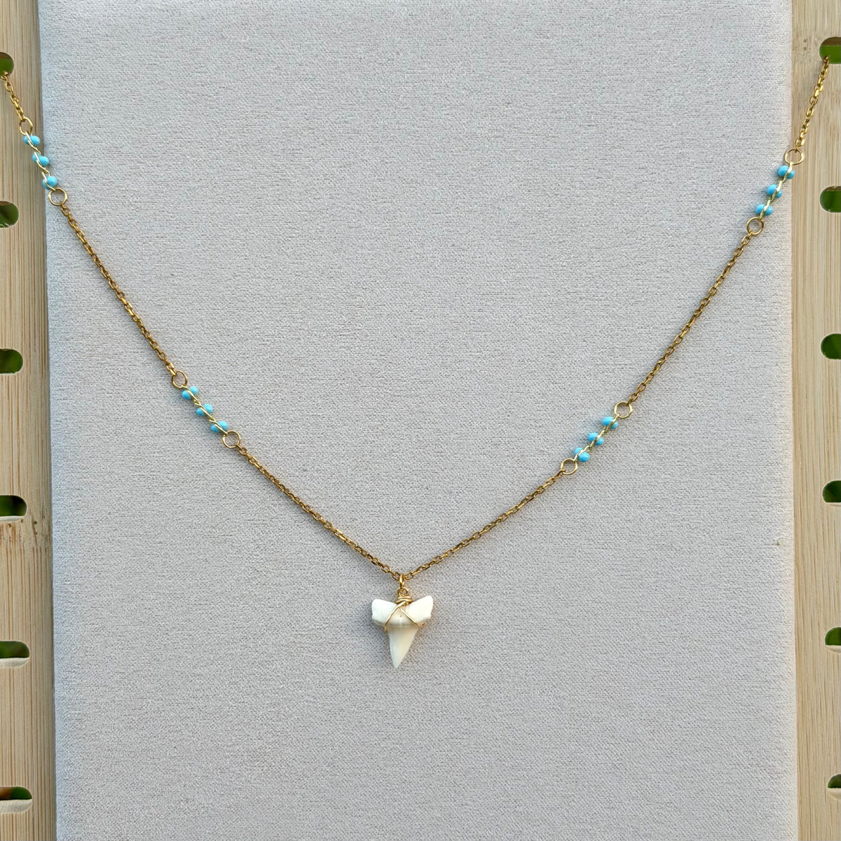 GREAT WHITE NECKLACE