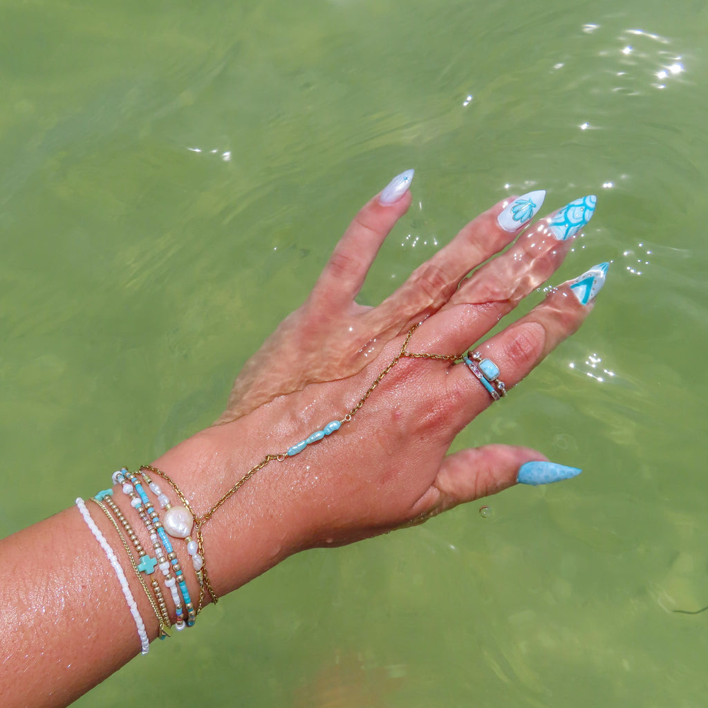 CASTAWAY HAND CHAIN