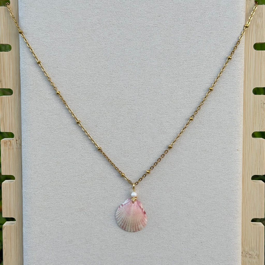 SHELL CHASER NECKLACE
