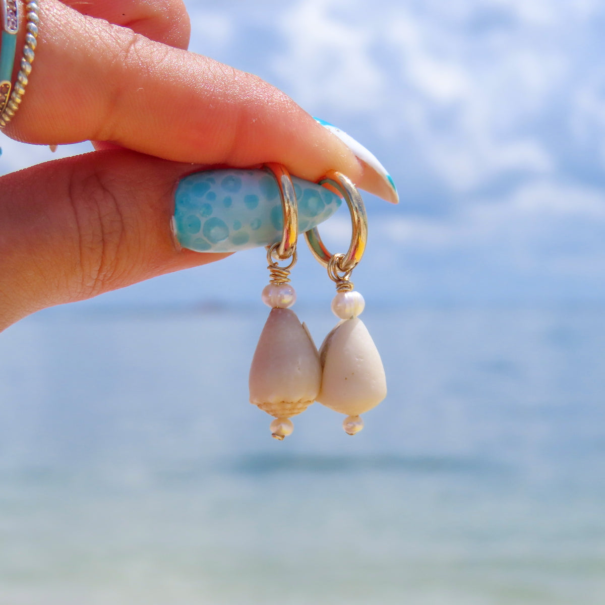 VACAY HUGGIE HOOPS