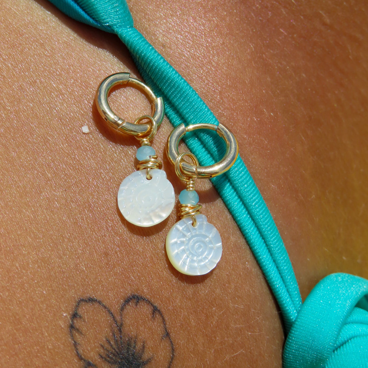 STELLA HUGGIE HOOPS