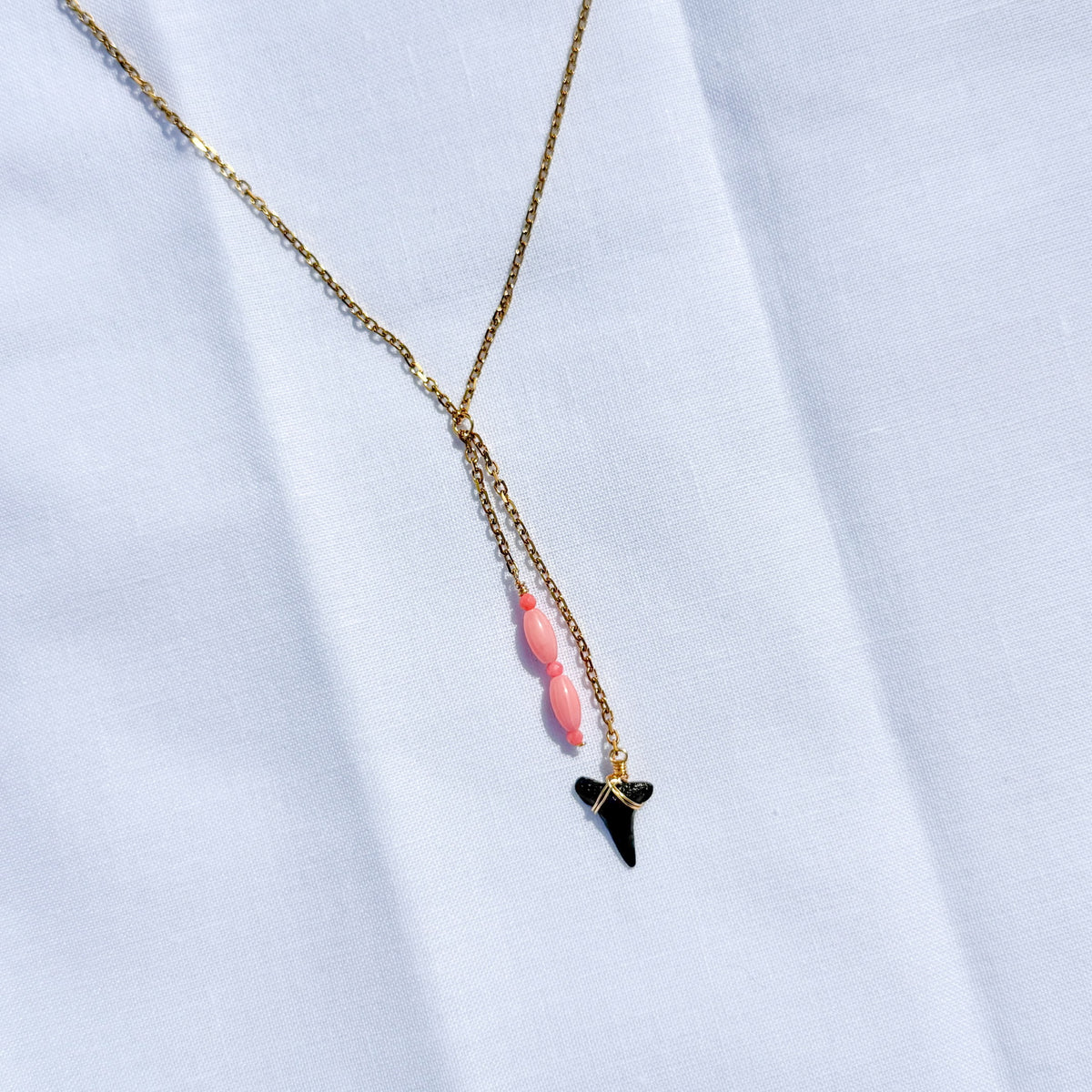 CORAL CRUSH LARIAT NECKLACE