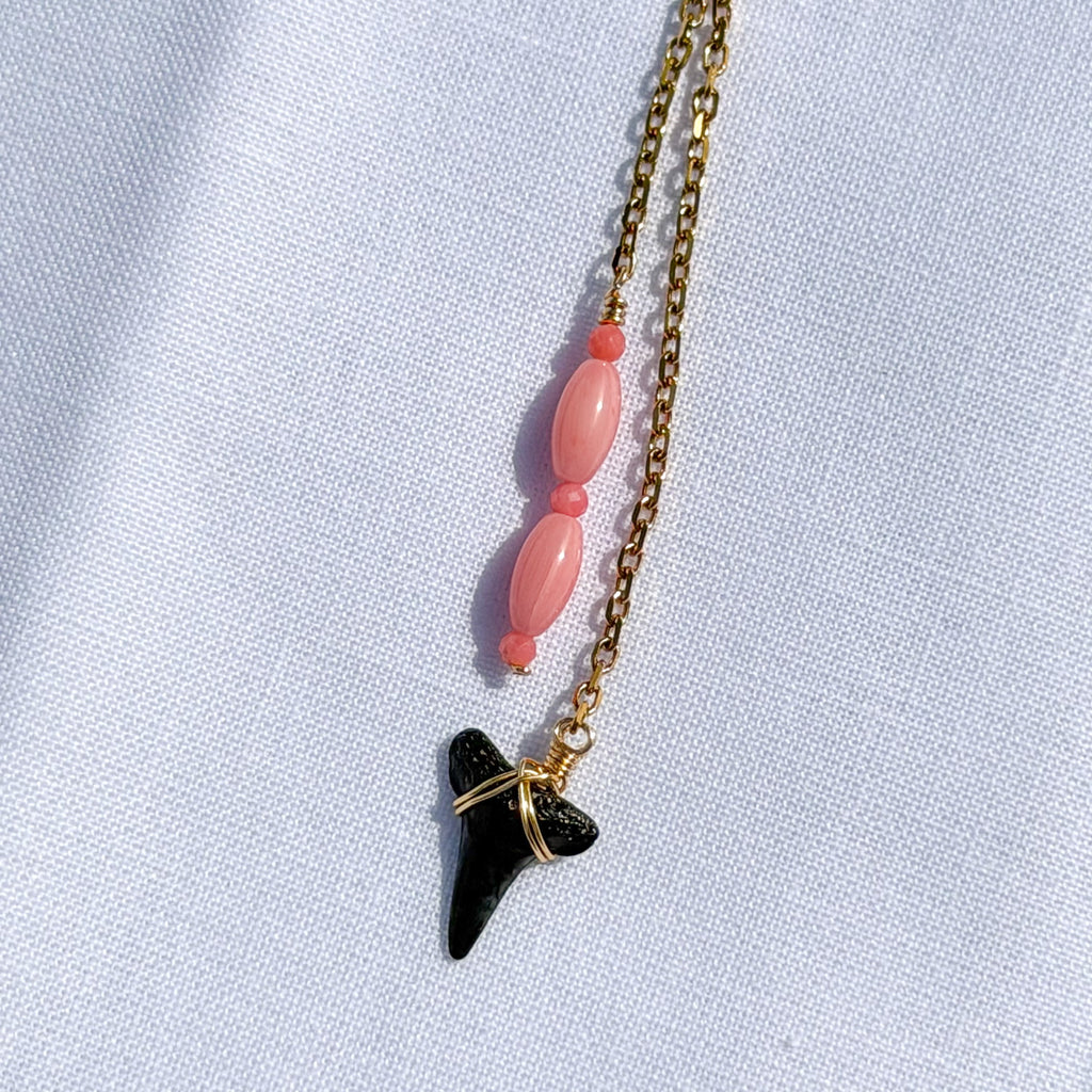 CORAL CRUSH LARIAT NECKLACE