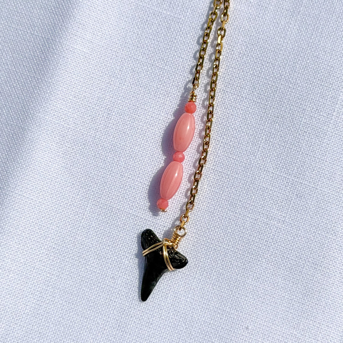 CORAL CRUSH LARIAT NECKLACE