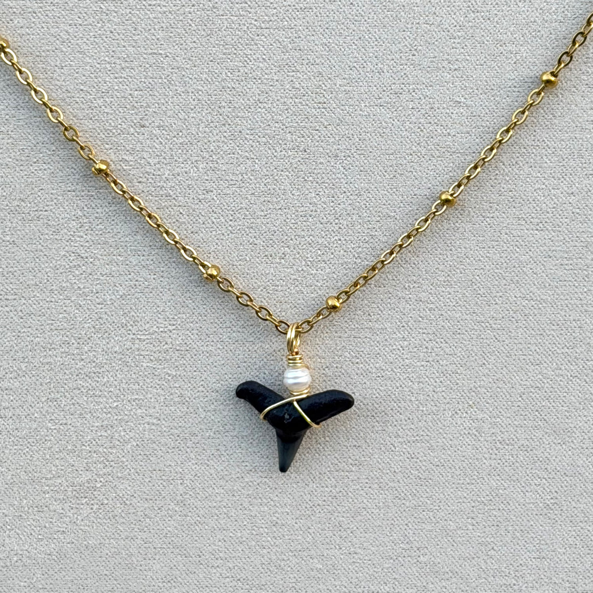 WAVE CHASER NECKLACE