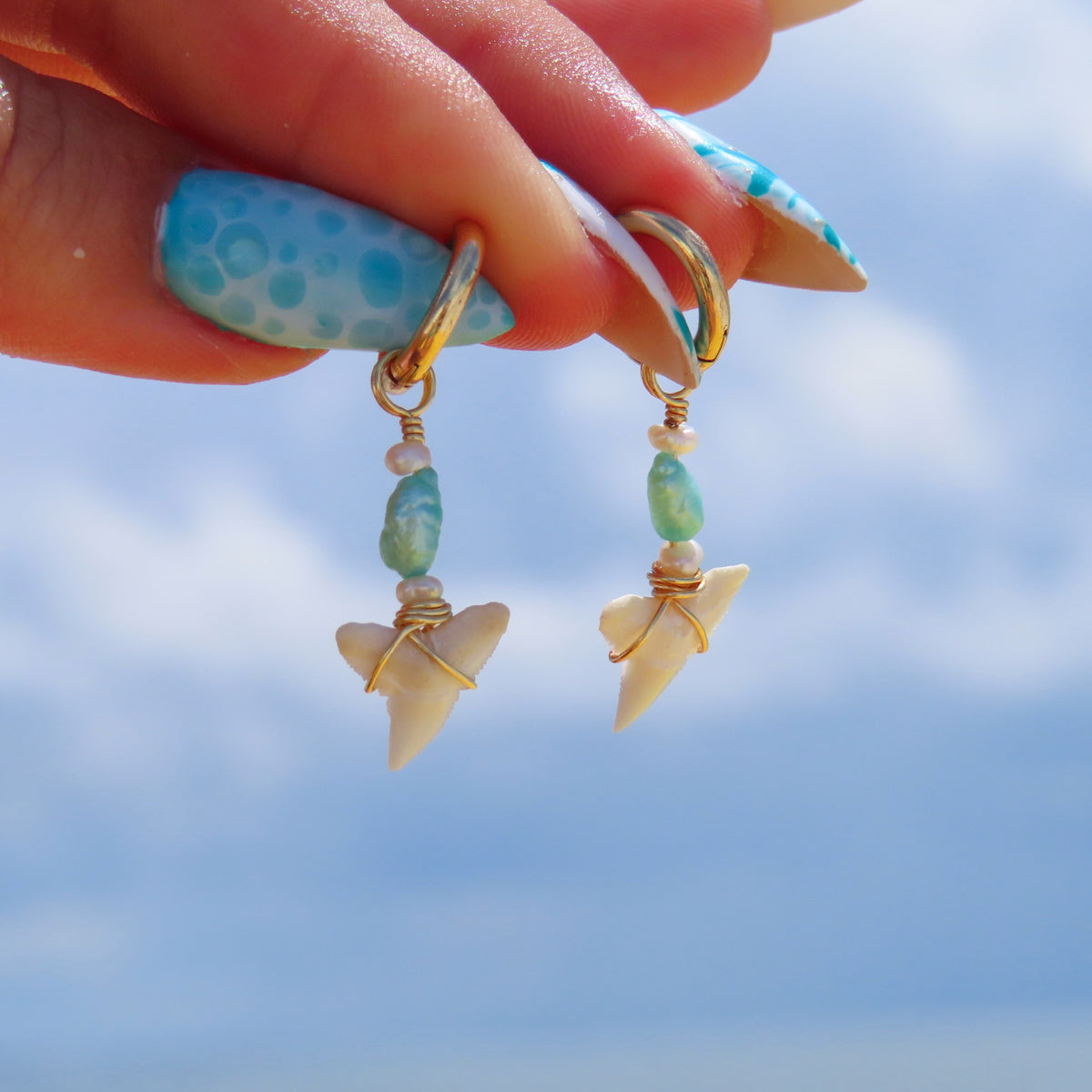 CASTAWAY HUGGIE HOOPS