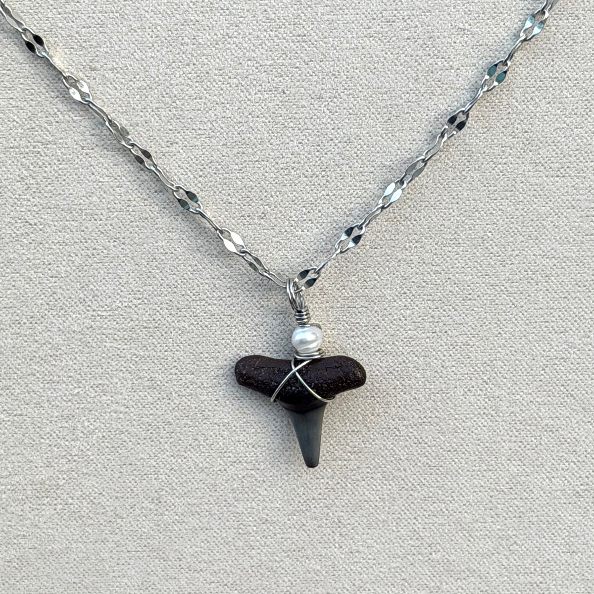 WAVE CHASER NECKLACE