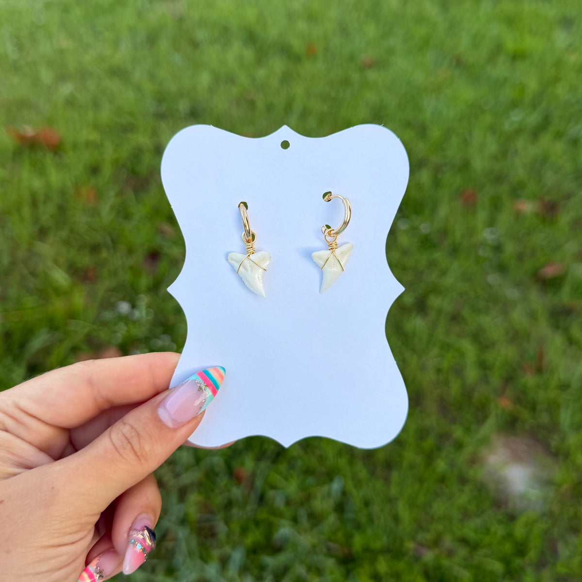 HALI HUGGIE HOOPS