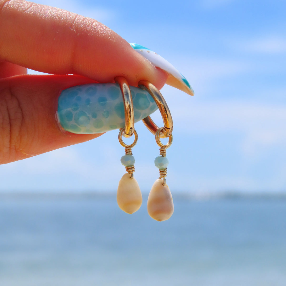 SKIPPER HUGGIE HOOPS