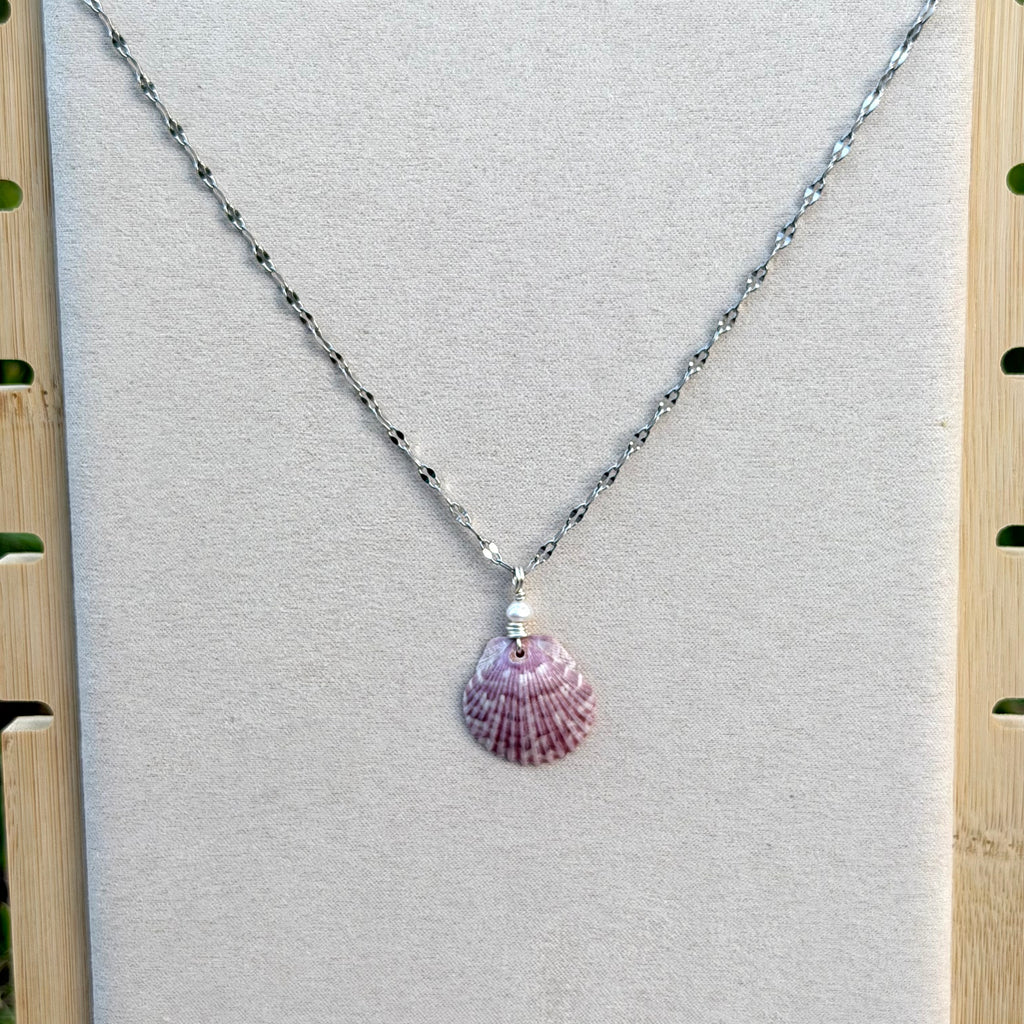 SHELL CHASER NECKLACE