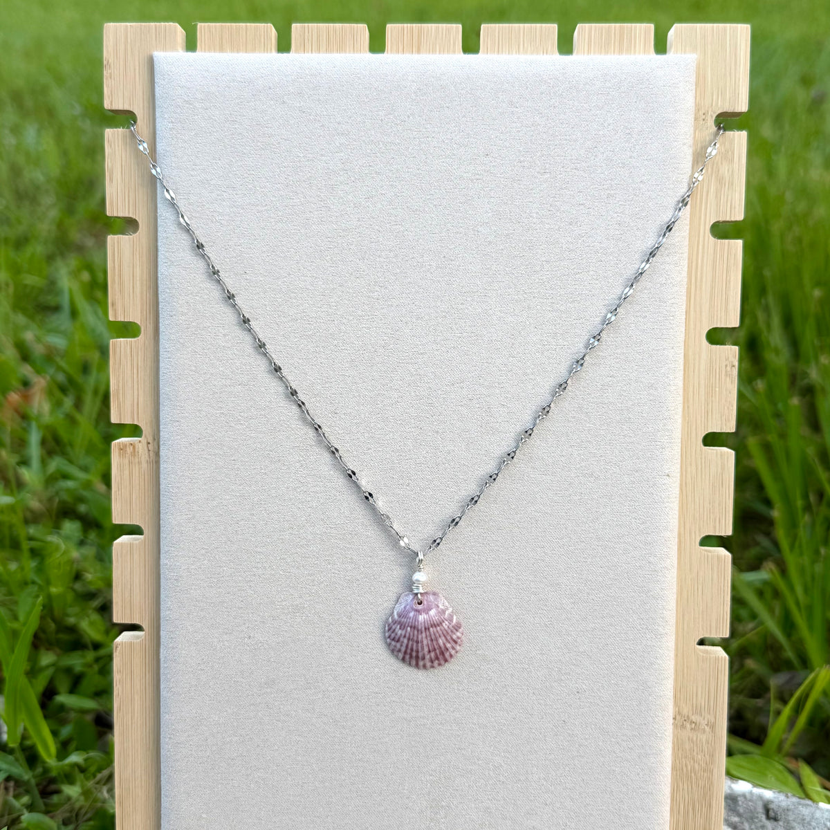 SHELL CHASER NECKLACE