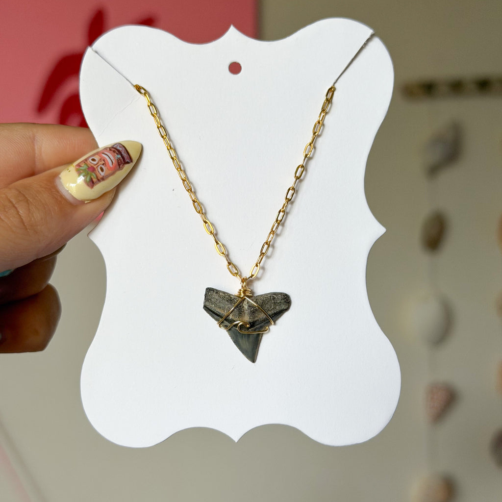BASIC WAVE NEECKLACE
