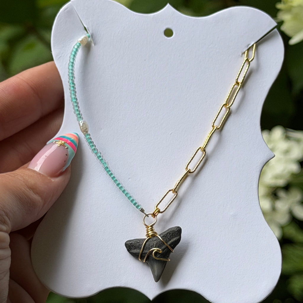 STATEMENT NECKLACE