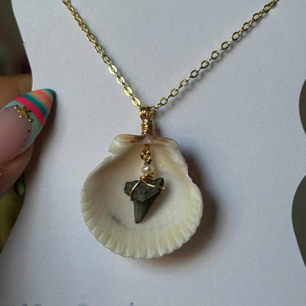 TIDE TREASURES NECKLACE