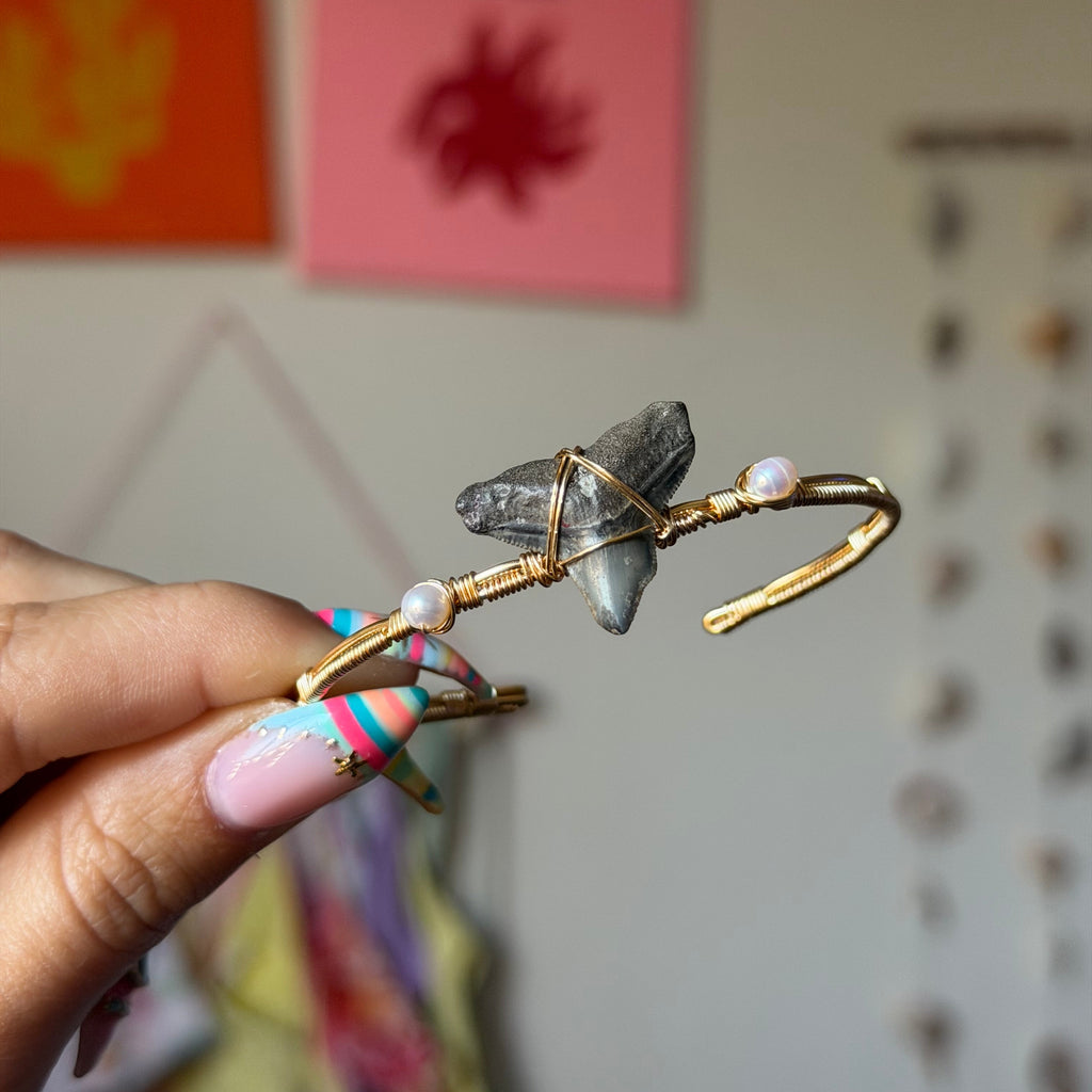 SALTWATER BANGLE