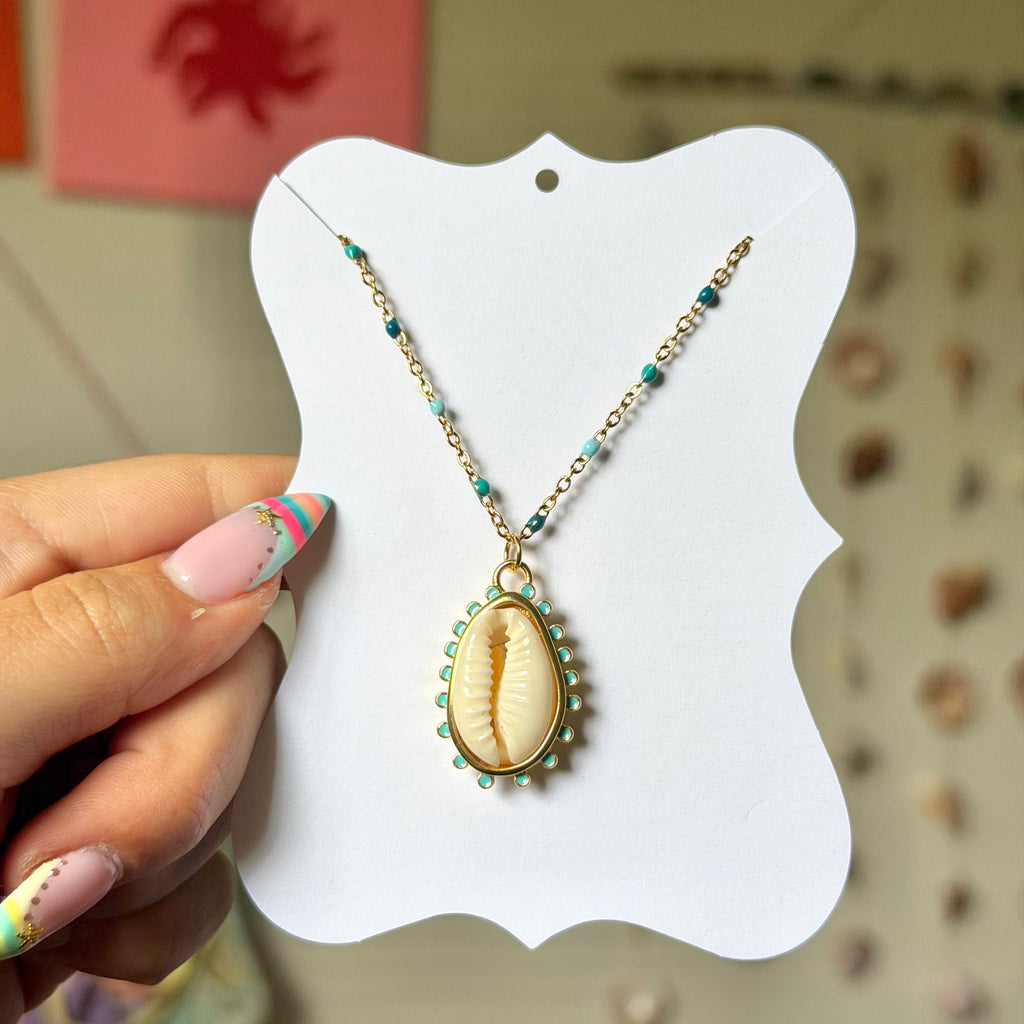 COWRIE NECKLACE