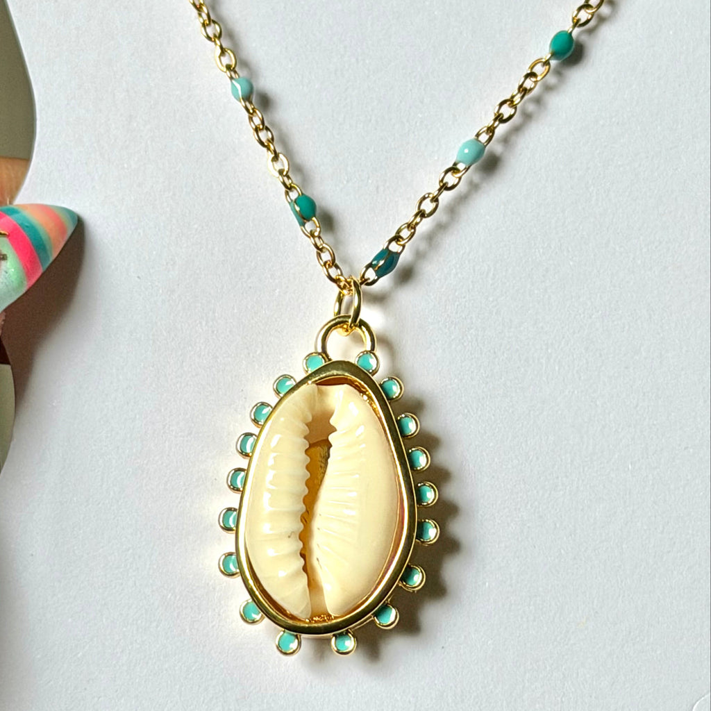 COWRIE NECKLACE