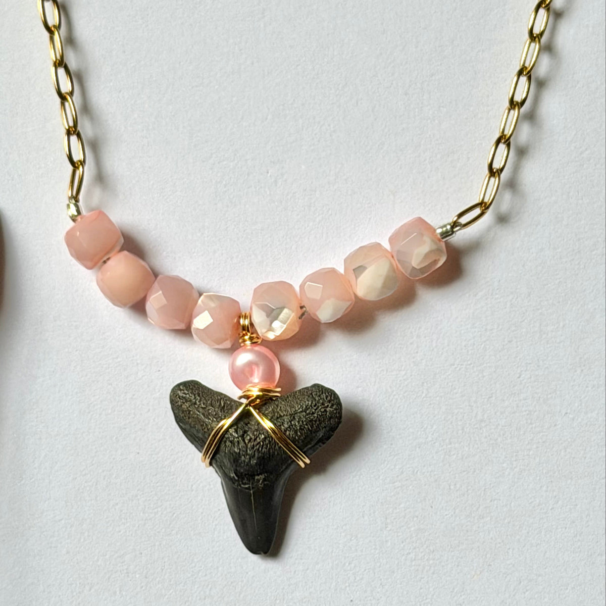 PINK PALMS NECKLACE